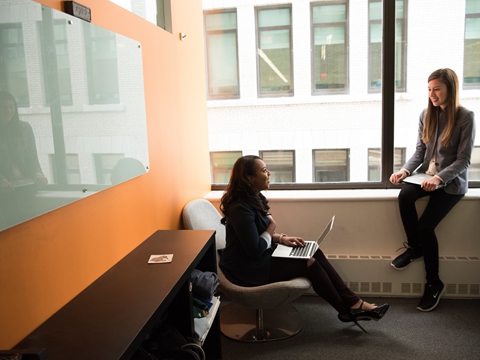 香港股權(quán)轉(zhuǎn)讓需繳納哪些稅費？全面解析！