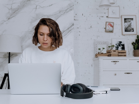 跨境賣家收到“收入與平臺數(shù)據(jù)不符”短信如何處理？